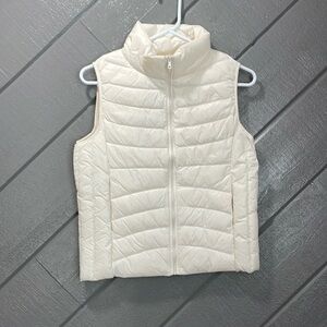 White puffy vest, never worn